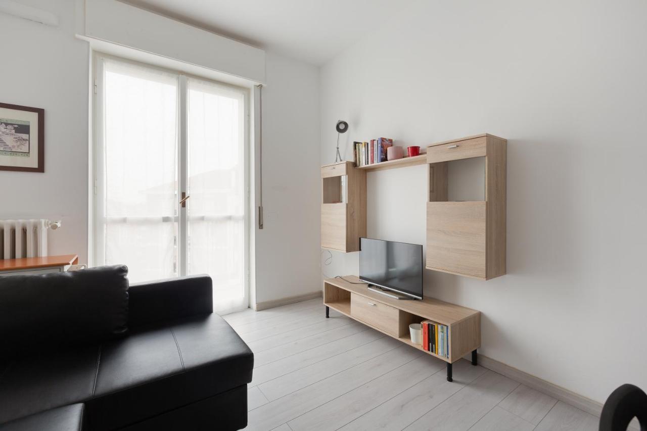 מילאנו Apartment With Balcony -Bisceglie Red Line Subway מראה חיצוני תמונה